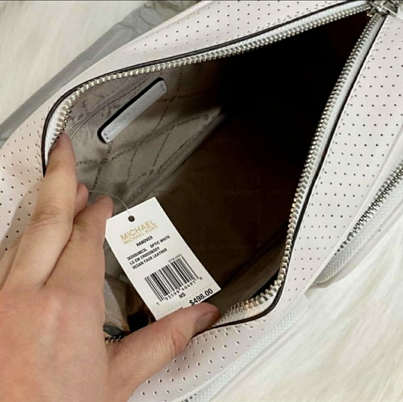 MICHAEL KORS HANOVER LG EW CROSSBODY - Picture 3 of 4